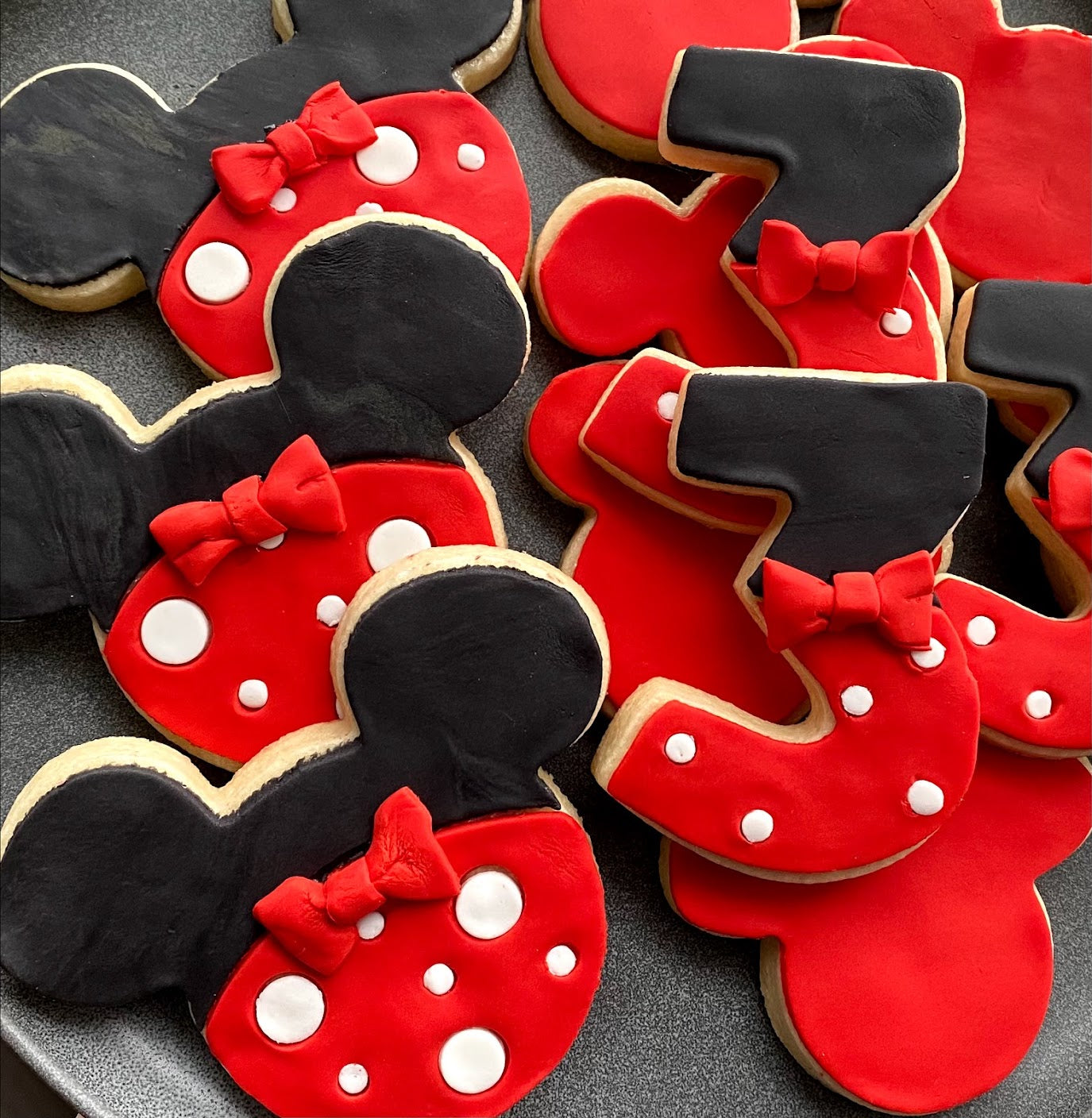 Cartoon Mouse with Bows-zoom-2